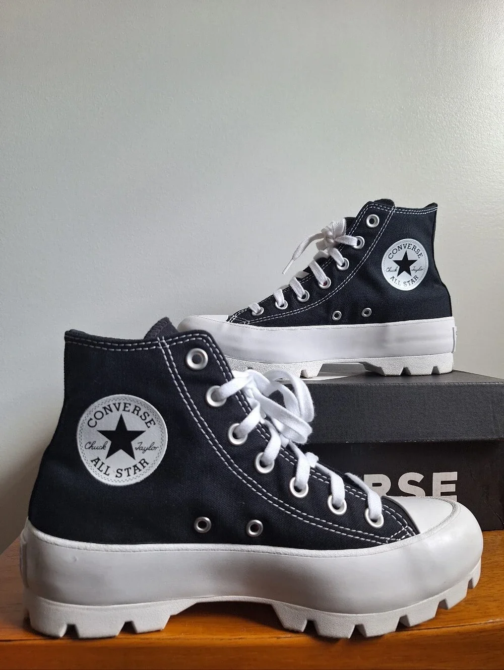 Converse Women's Chuck Taylor All Star High Lugged 'Black' Size 7 - Picture 8 of 12